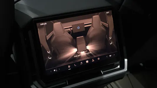 Tesla 사이버트럭 Cyberbeast 2025 31