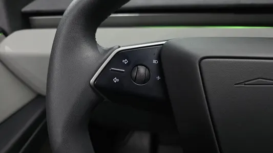 Tesla 사이버트럭 Cyberbeast 2025 27