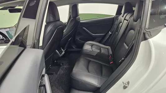 Tesla 3 AWD 2020 11