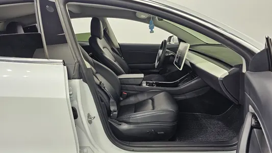 Tesla 3 AWD 2020 12