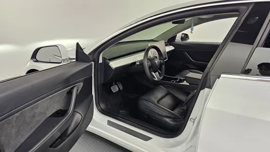 Tesla 3 AWD 2020 10