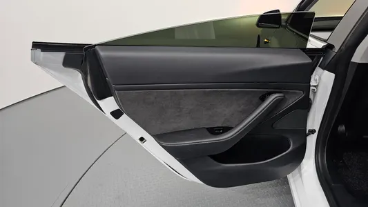 Tesla 3 AWD 2020 26