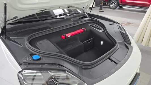 Porsche EV 4S 2025 5