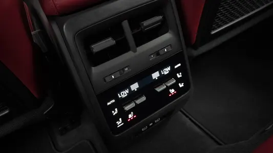 Porsche EV 4S 2025 17