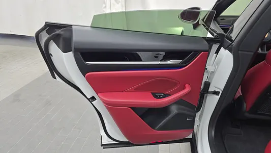 Porsche EV 4S 2025 25