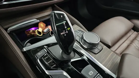 BMW 5 Series (G30) 520d M 2019 9
