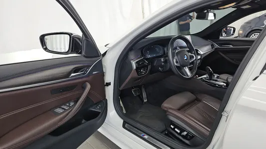 BMW 5 Series (G30) 520d M 2019 10