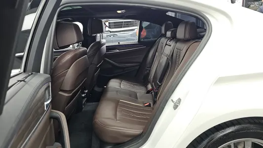 BMW 5 Series (G30) 520d M 2019 26
