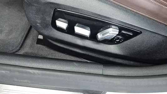 BMW 5 Series (G30) 520d M 2019 32