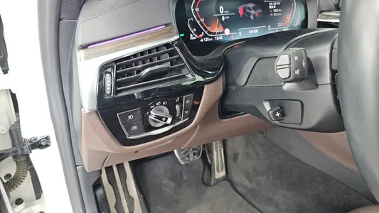 BMW 5 Series (G30) 520d M 2019 27