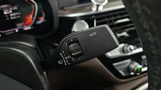 BMW 5 Series (G30) 520d M 2019 28
