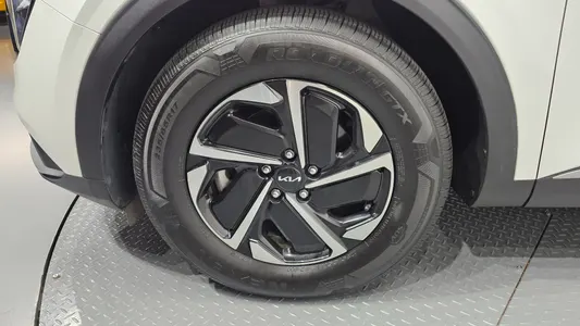 Kia 5 2WD 2023 5