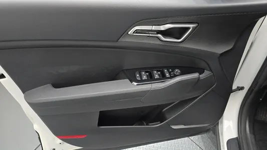 Kia 5 2WD 2023 24