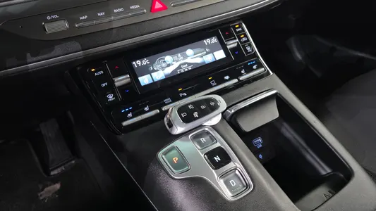 Hyundai IG 3.0 LPi 2022 9