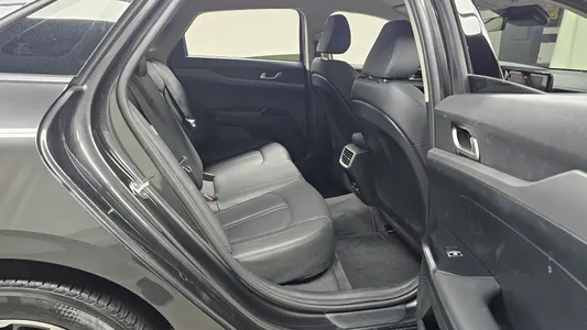 Kia K5 3 2.0 LPI() 2023 11
