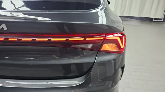 Kia K5 3 2.0 LPI() 2023 24