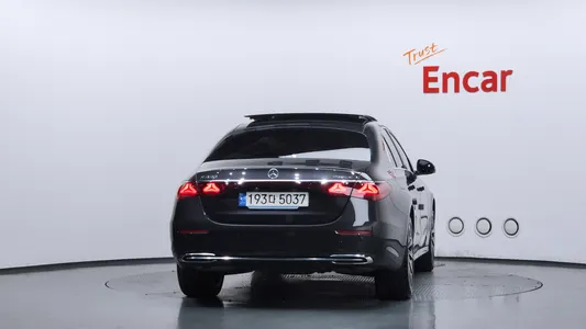 Mercedes-Benz E-Class W214 E300 4MATIC 2024 4