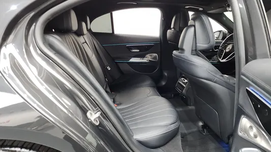 Mercedes-Benz E-Class W214 E300 4MATIC 2024 11