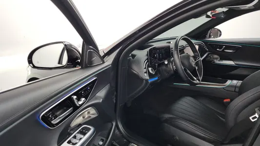 Mercedes-Benz E-Class W214 E300 4MATIC 2024 10