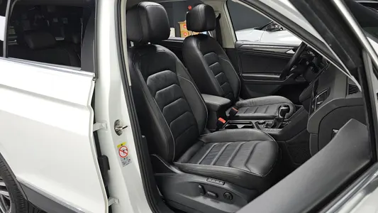 Volkswagen 2 2.0 TDI 4 2023 26