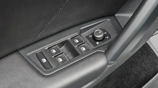 Volkswagen 2 2.0 TDI 4 2023 27