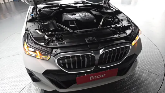 BMW 5 Series (G60) 520i M 2026 6