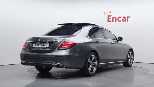 Mercedes-Benz E-Class W213 E300 4MATIC 2017