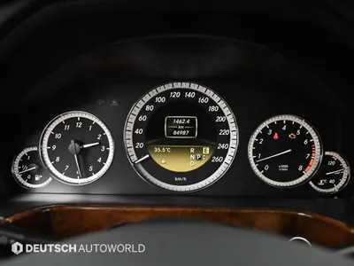 Mercedes-Benz E-Class W212 E300 2011 8