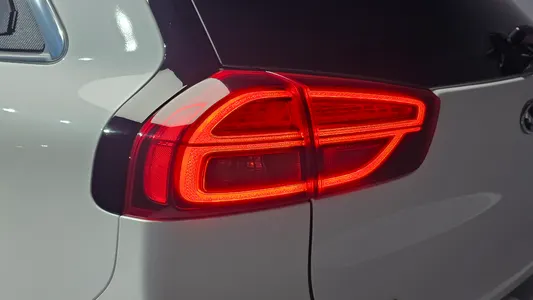 Kia 니로 1.6 HEV 2019 23