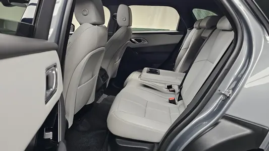 Land Rover 레인지로버 벨라 2.0 P250 SE 2025 11