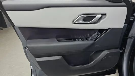 Land Rover 레인지로버 벨라 2.0 P250 SE 2025 24