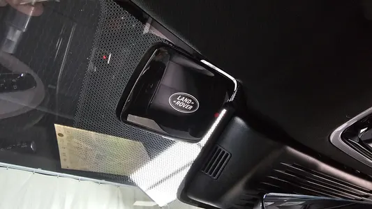 Land Rover 레인지로버 벨라 2.0 P250 SE 2025 28