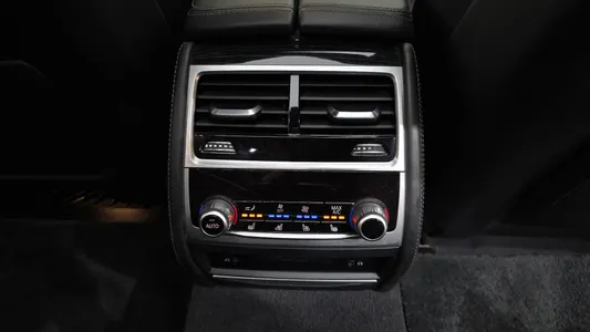 BMW 7 Series (G11) 730Ld xDrive M 2018 18