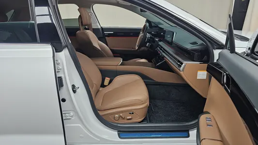 Hyundai (GN7) 2023 27
