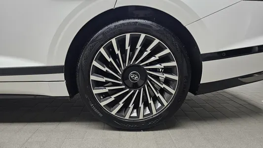 Hyundai (GN7) 2023 22