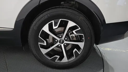 Kia 5 2WD 2024 22