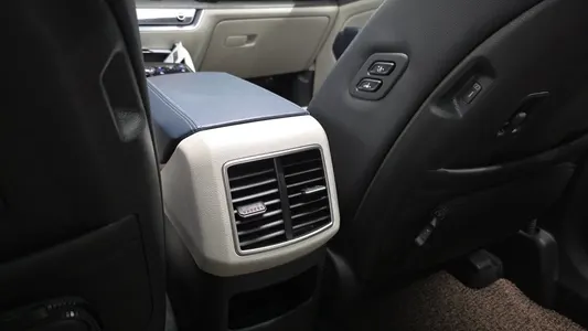 Kia 5 2WD 2024 33
