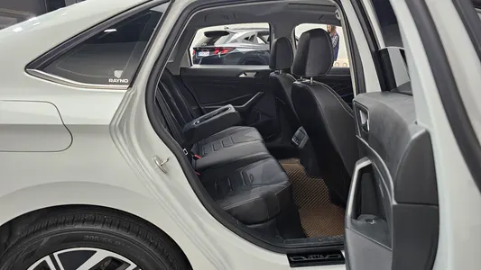 Volkswagen 7 1.5 TSI 2023 11