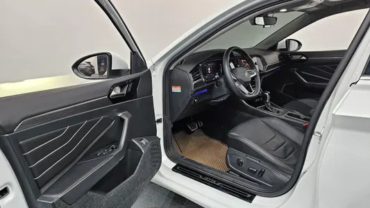 Volkswagen 7 1.5 TSI 2023 10