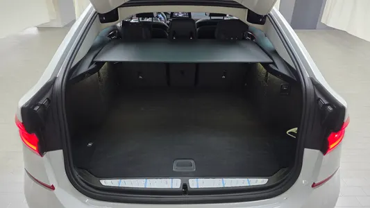 BMW 6 Series GT (G32) 620d 2019 18