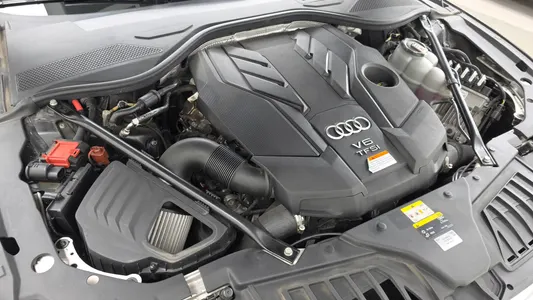 Audi A8 (D5) 55 TFSI LWB 2021 6