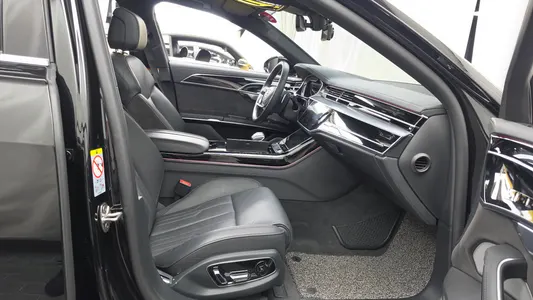 Audi A8 (D5) 55 TFSI LWB 2021 11