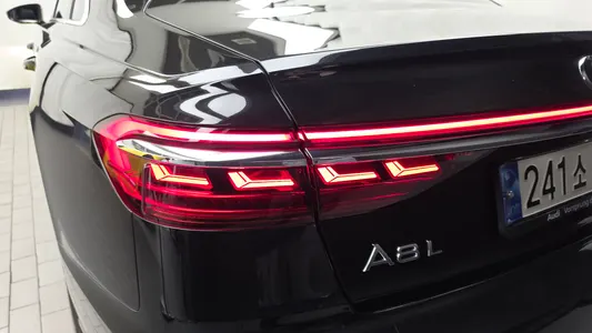 Audi A8 (D5) 55 TFSI LWB 2021 23