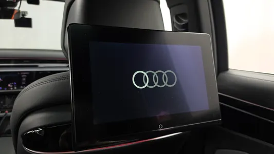 Audi A8 (D5) 55 TFSI LWB 2021 32