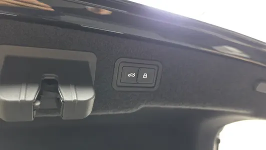 Audi A8 (D5) 55 TFSI LWB 2021 35