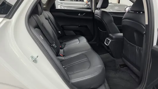 Kia K5 3 2.0 2022 11