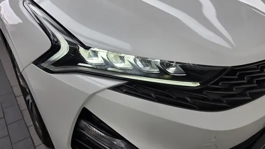 Kia K5 3 2.0 2022 22