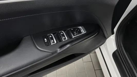 Kia K5 3 2.0 2022 27