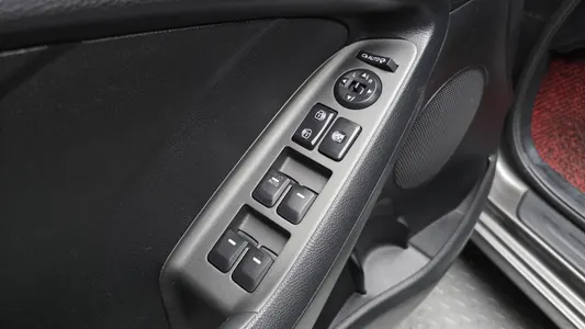 Kia K3 2012 16