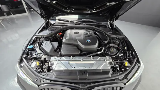 BMW 3 Series (G20) 320i M 2025 6